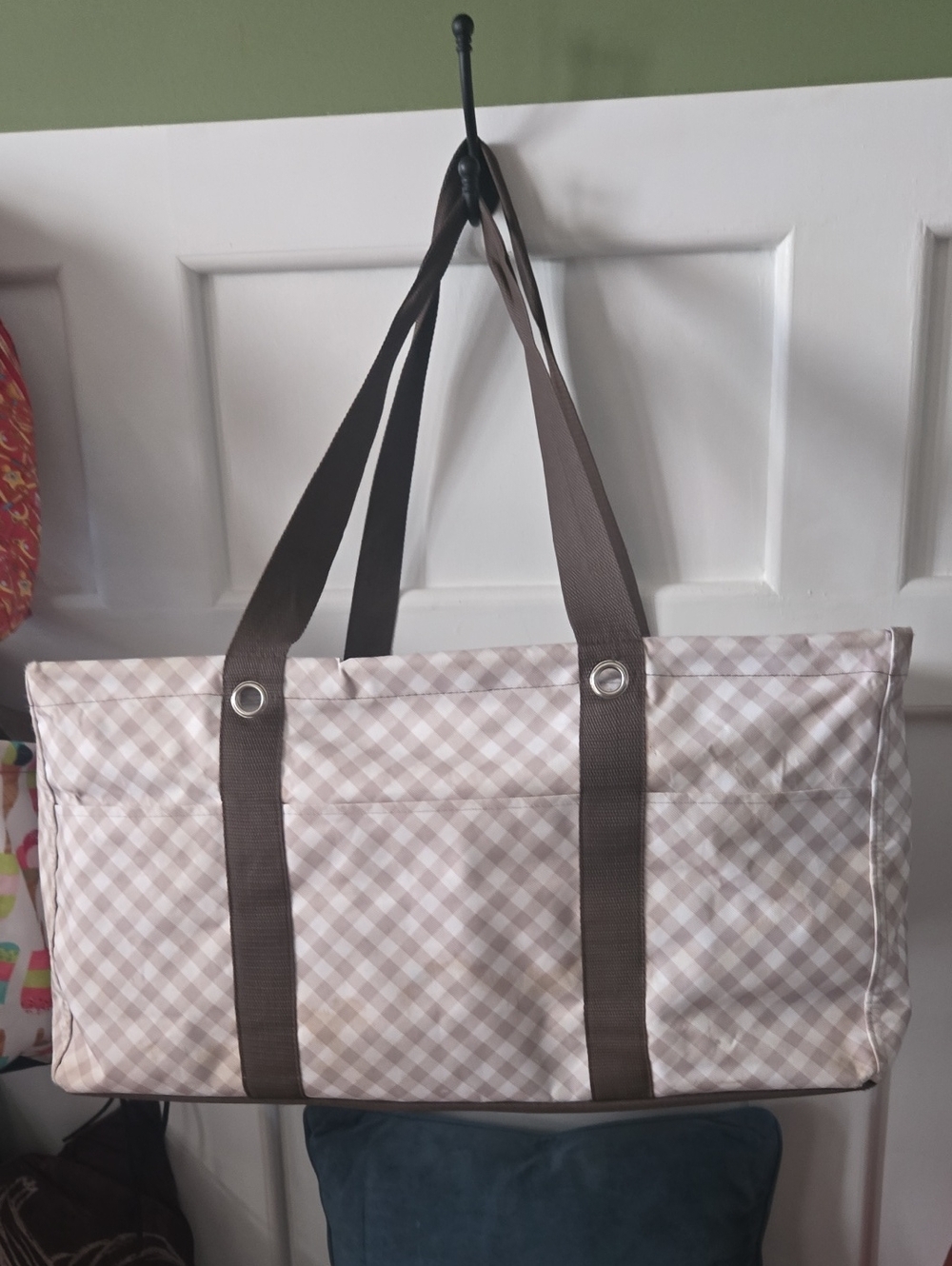 THIRTY ONE EXTRA LARGE TOTE WITH POCKETS Neutral Plaid Tote Bag ,Brown Straps
